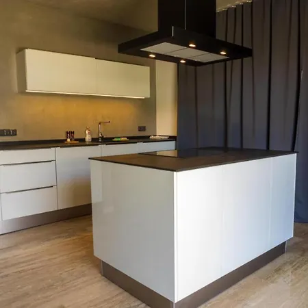 Travertino Apartment *