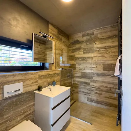 Travertino Apartment *