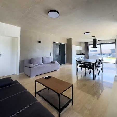 Travertino Apartment *