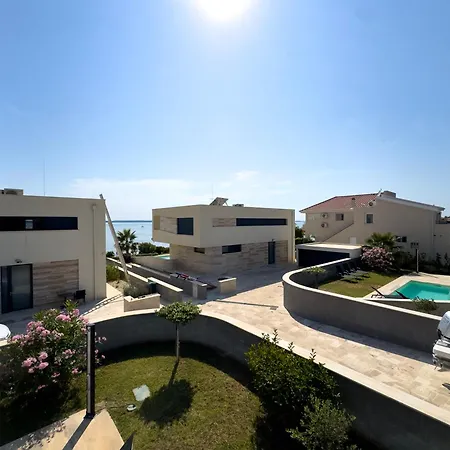 Travertino Apartment *