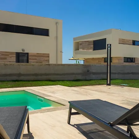 Villa Privlaka Travertino דירה *