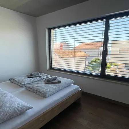 Villa Privlaka Travertino דירה פריבלאקה