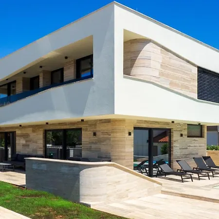 Villa Privlaka Travertino פריבלאקה