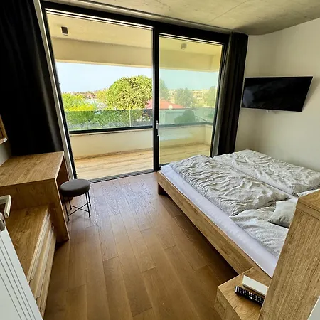 Villa Privlaka *
